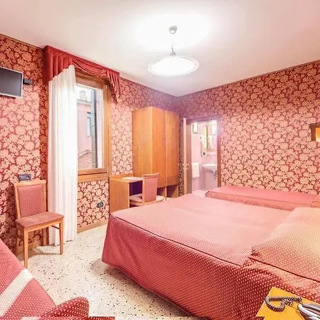 Otel Atlantide 2*